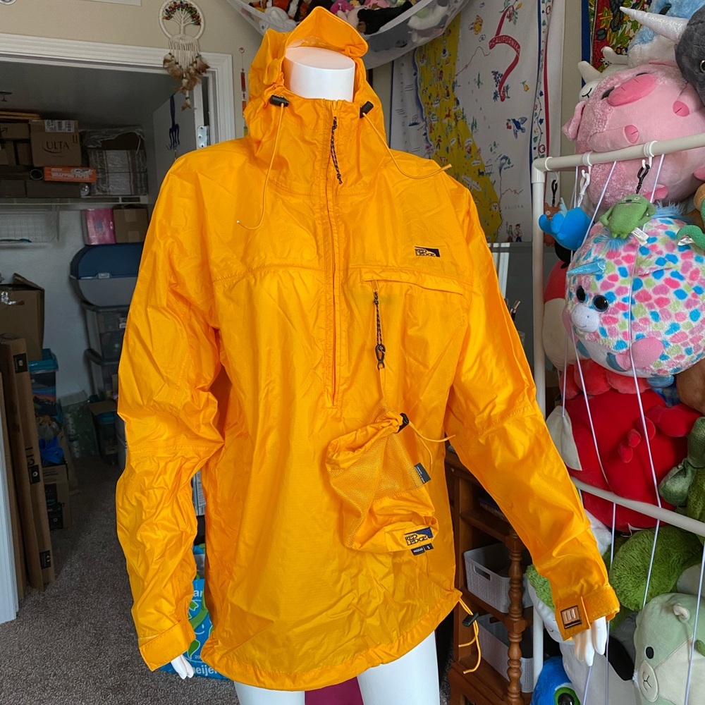 red ledge Yellow windbreaker size small
